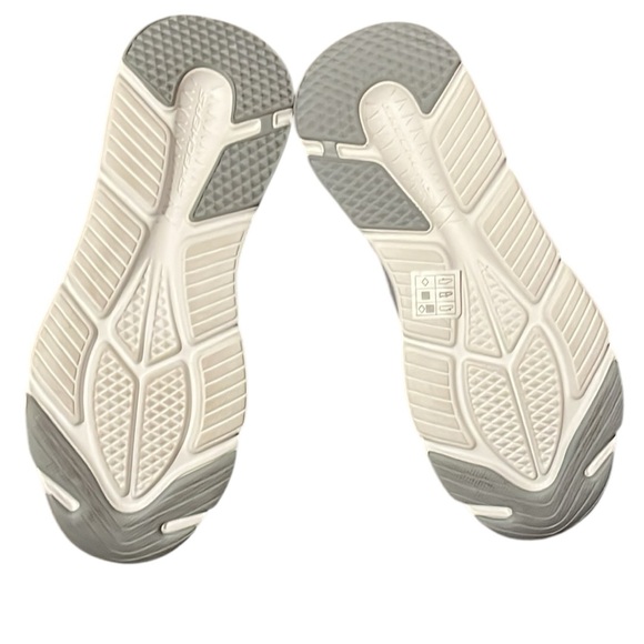 NWT Skechers Go Run Max Cushioning Elite Sneakers Sz. 9.5 - Picture 8 of 9